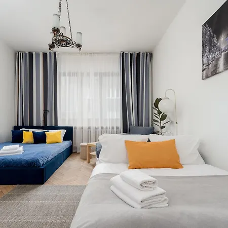 Апартаменти Urzednicza Homely By Bookinghost